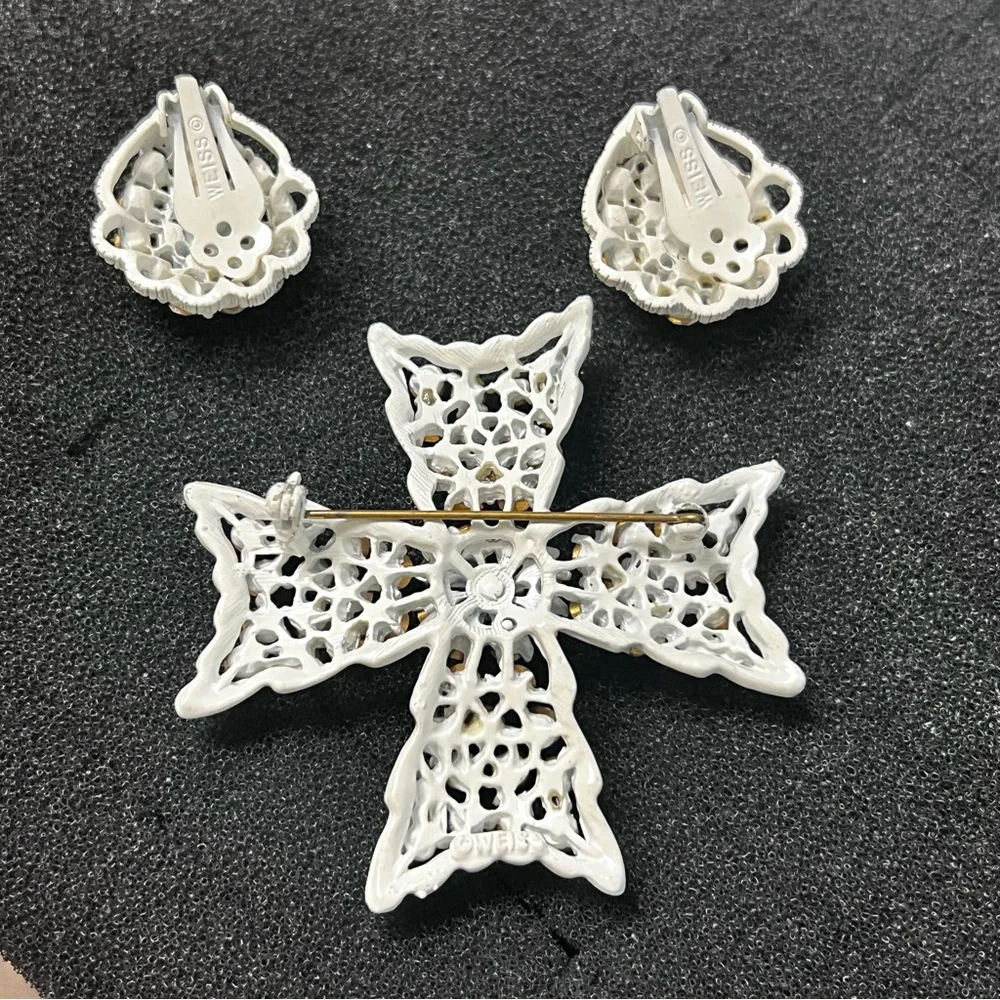 Rare 1960s Weiss Milk Glass Maltese‎ Cross White Enamel Brooch & Clip On Earring